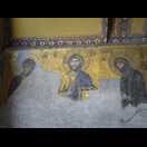 In der Mitte Christus als Pantokrator aus dem monumentalen Deësis-Mosaik an der Südempore
